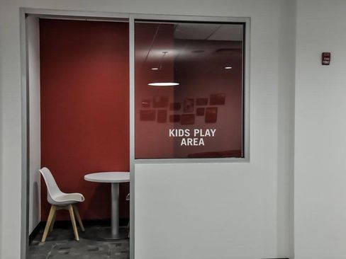 Used 2023 Land Rover Range Rover SE image 31