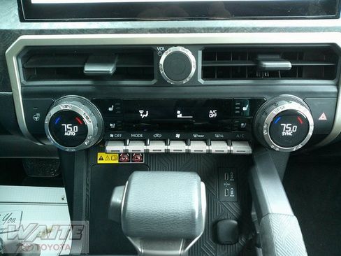 Used 2024 Toyota Tacoma Limited image 18