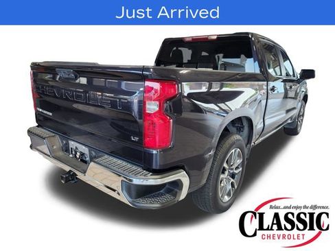 Used 2022 Chevrolet Silverado 1500 LT image 7