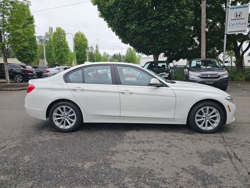 Used 2016 BMW 320i xDrive Sedan AWD/4WD image 8