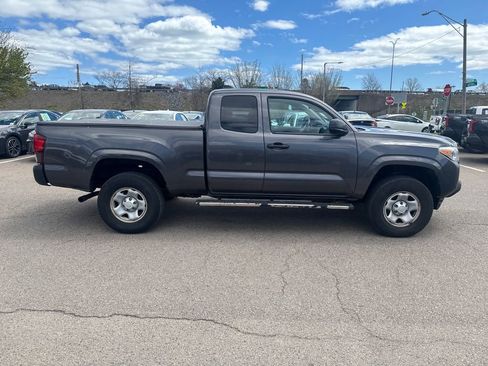Used 2020 Toyota Tacoma SR AWD/4WD image 22