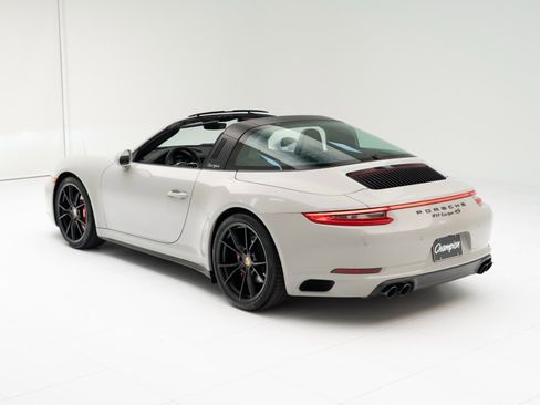 Certified 2018 Porsche 911 Targa 4S image 3