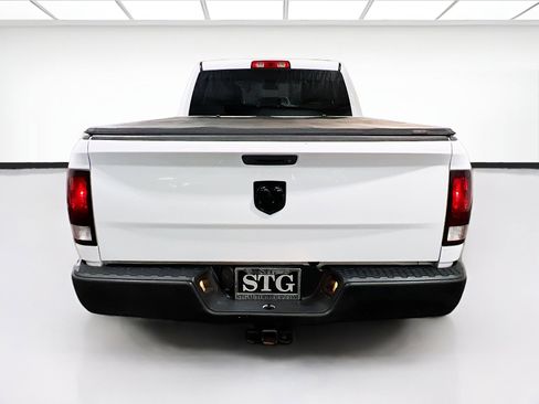 Used 2017 RAM 1500 Express RWD image 5