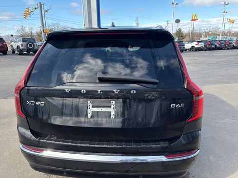 Certified 2025 Volvo XC90 B6 Plus image 7