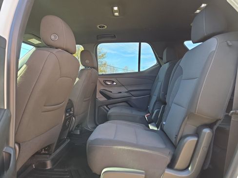 Used 2023 Chevrolet Traverse LT image 13