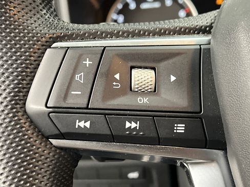 Used 2023 Mitsubishi Outlander SE image 46