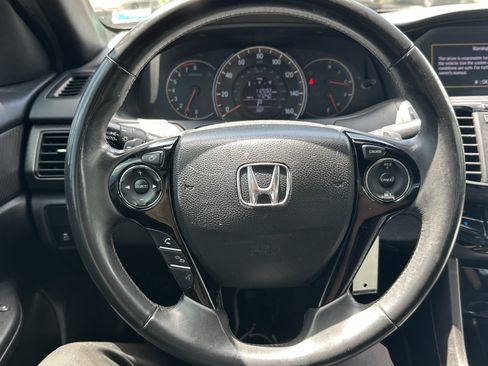 Used 2017 Honda Accord Sport image 19