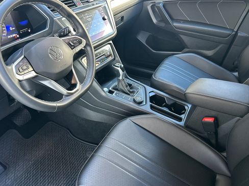 Used 2022 Volkswagen Tiguan SE image 7