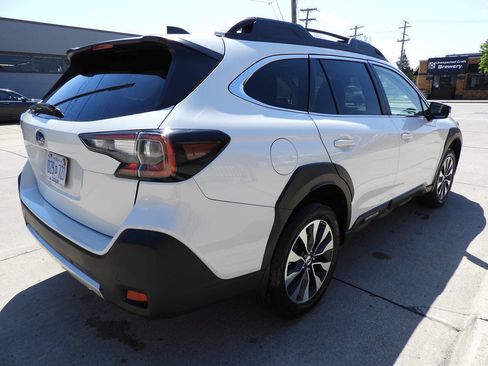 Used 2025 Subaru Outback Limited AWD/4WD image 8
