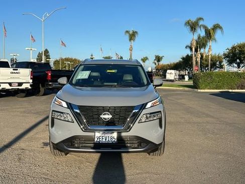 Used 2023 Nissan Rogue SL w/ SL Premium Package image 9