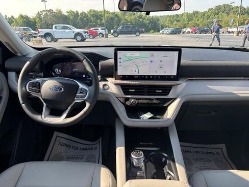 New 2025 Ford Explorer Active w/ Active Comfort Package image 17