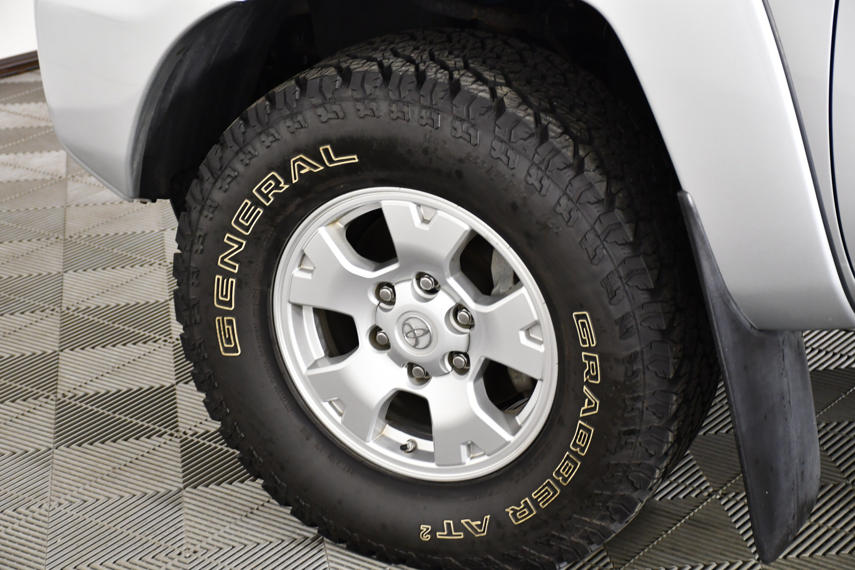 Used 2013 Toyota Tacoma 4x4 Double Cab w/ TRD Off-Road Pkg image 53