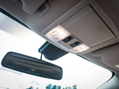 Used 2013 Lincoln MKX AWD image 47
