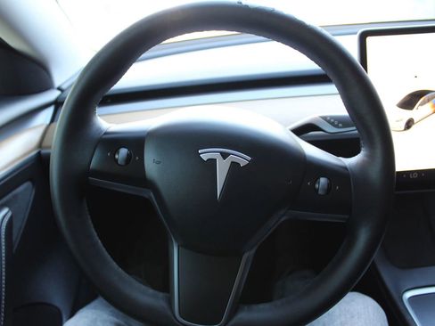 Used 2022 Tesla Model 3 Performance image 15