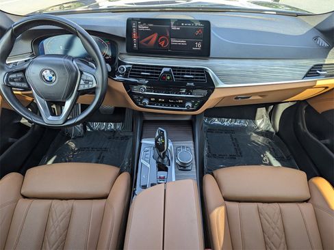 Used 2021 BMW 530i w/ Convenience Package image 6