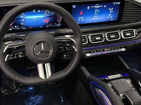 New 2026 Mercedes-Benz GLS 580 4MATIC image 24