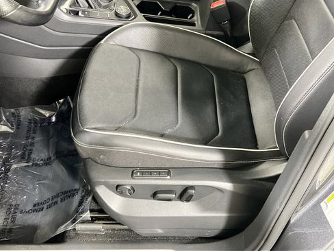 Used 2022 Volkswagen Tiguan SEL R-Line image 19