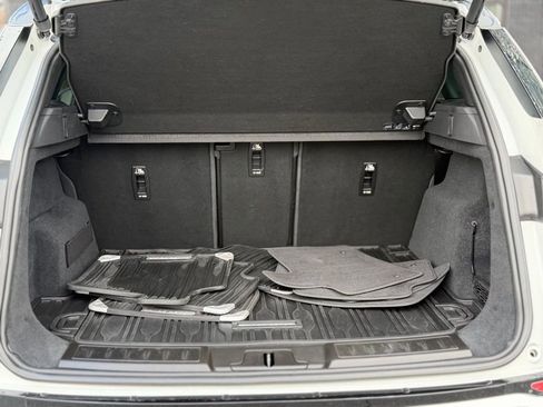 Used 2020 Land Rover Range Rover Evoque R-Dynamic SE image 18