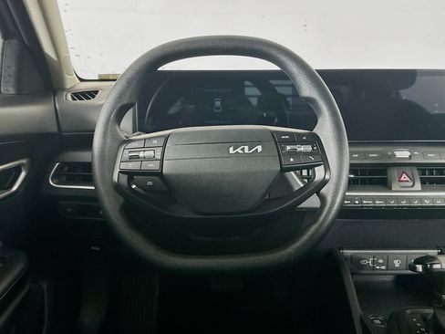 Used 2025 Kia K4 FWD image 18