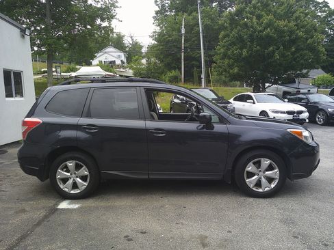 Used 2014 Subaru Forester 2.5i Premium w/ All-Weather Package AWD/4WD image 4
