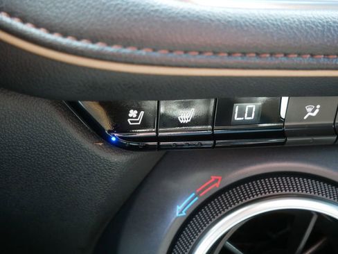 Used 2022 Chevrolet Blazer Premier w/ Enhanced Convenience Package AWD/4WD image 6