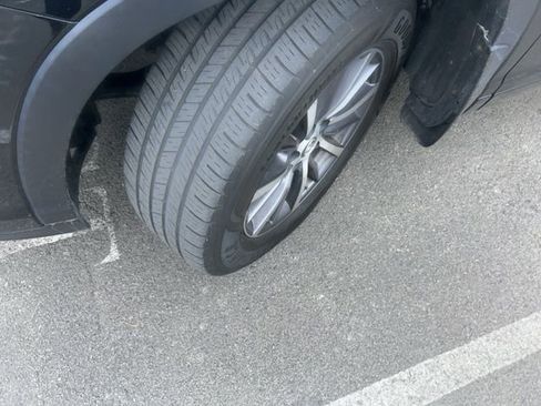 Used 2017 Toyota Highlander XLE image 16