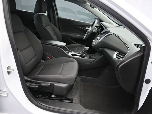 Used 2025 Chevrolet Malibu LS image 42