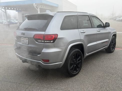 Used 2021 Jeep Grand Cherokee Laredo X image 5