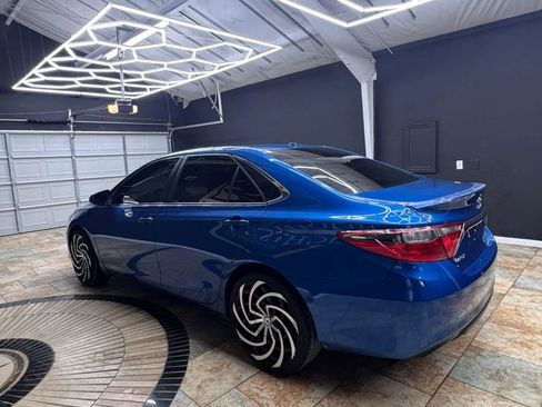Used 2016 Toyota Camry SE FWD image 11