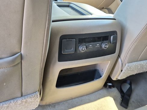 Used 2019 Chevrolet Suburban LT image 13