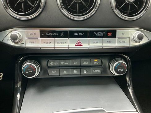 Used 2020 Kia Stinger GT2 image 25