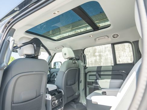New 2026 Land Rover Defender 130 X-Dynamic SE AWD/4WD image 21