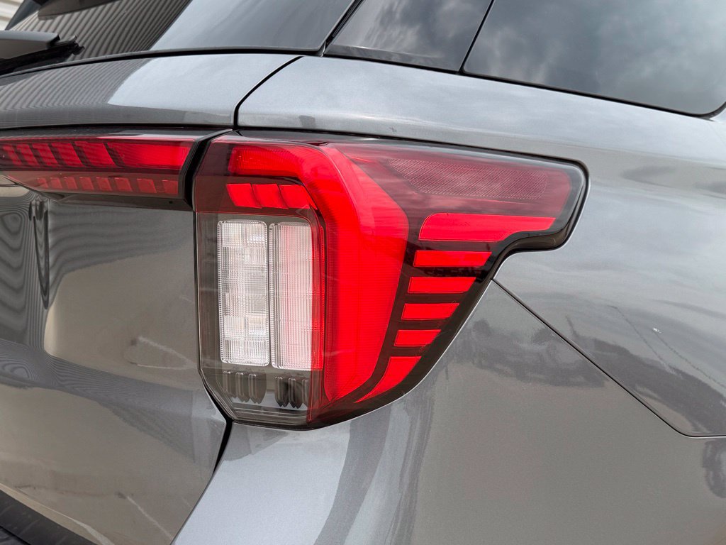 New 2026 Ford Explorer Active w/ Active Comfort Package RWD image 8