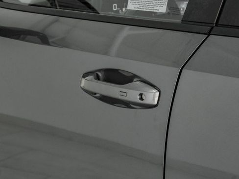 Used 2025 Nissan Kicks SV image 36