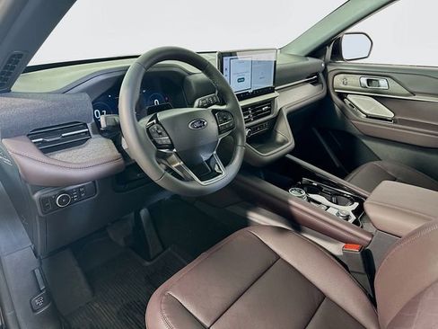 New 2026 Ford Explorer Platinum image 6