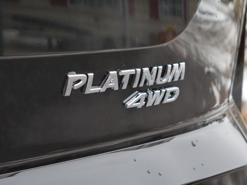 Used 2025 Nissan Pathfinder Platinum w/ Cargo Package image 22