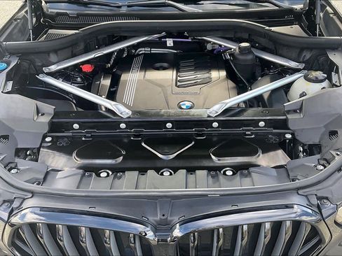 Certified 2022 BMW X6 xDrive40i w/ M Sport Package AWD/4WD image 29