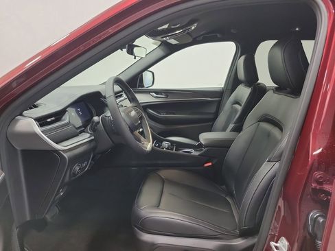 New 2025 Jeep Grand Cherokee L Limited AWD/4WD image 13
