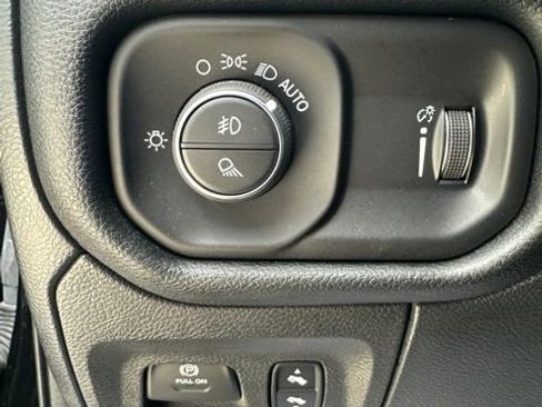 Used 2022 RAM 1500 Big Horn AWD/4WD image 21