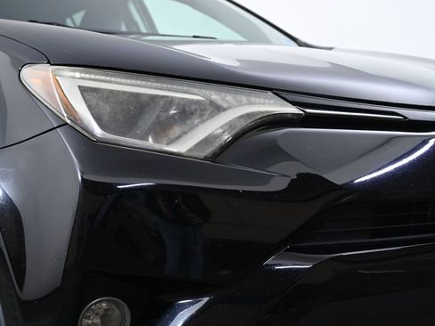 Used 2016 Toyota RAV4 LE image 5