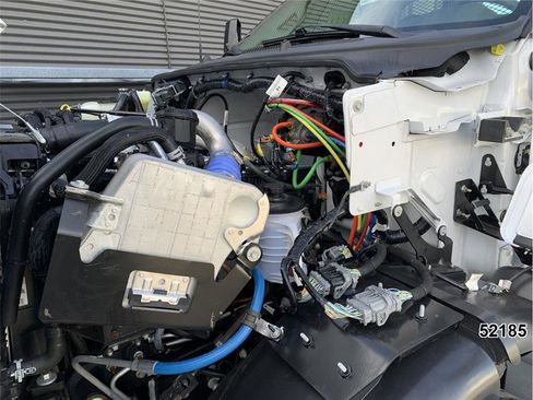 Used 2022 Ford F750 2WD Regular Cab Super Duty image 15