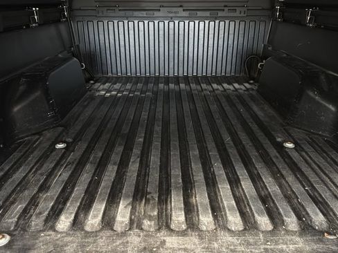 Used 2018 Toyota Tacoma SR5 AWD/4WD image 7