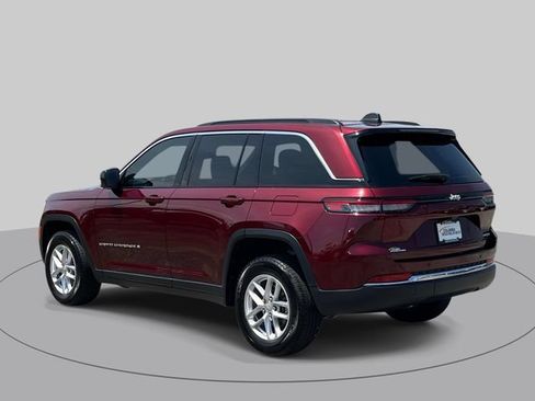 Used 2024 Jeep Grand Cherokee Laredo X w/ Luxury Tech Group I RWD image 8