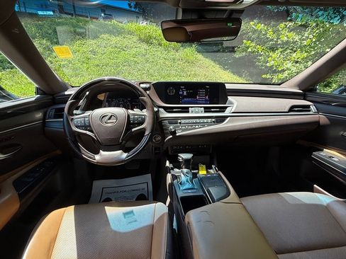 Used 2020 Lexus ES 350 w/ Premium Package FWD image 10