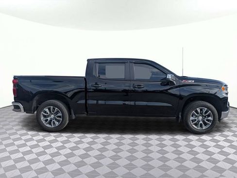 Used 2025 Chevrolet Silverado 1500 LT AWD/4WD image 3