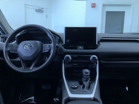 Used 2025 Toyota RAV4 LE AWD/4WD image 18