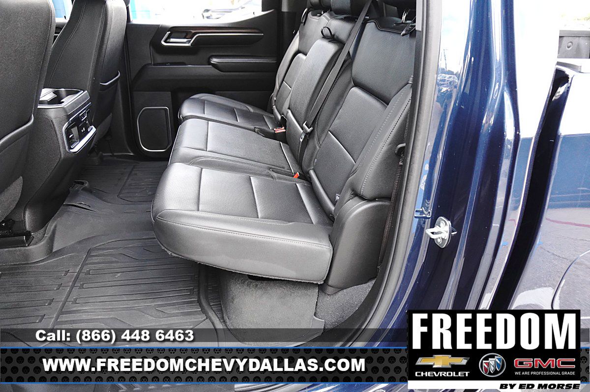 Used 2023 GMC Acadia SLE w/ Driver Convenience Package FWD image 10