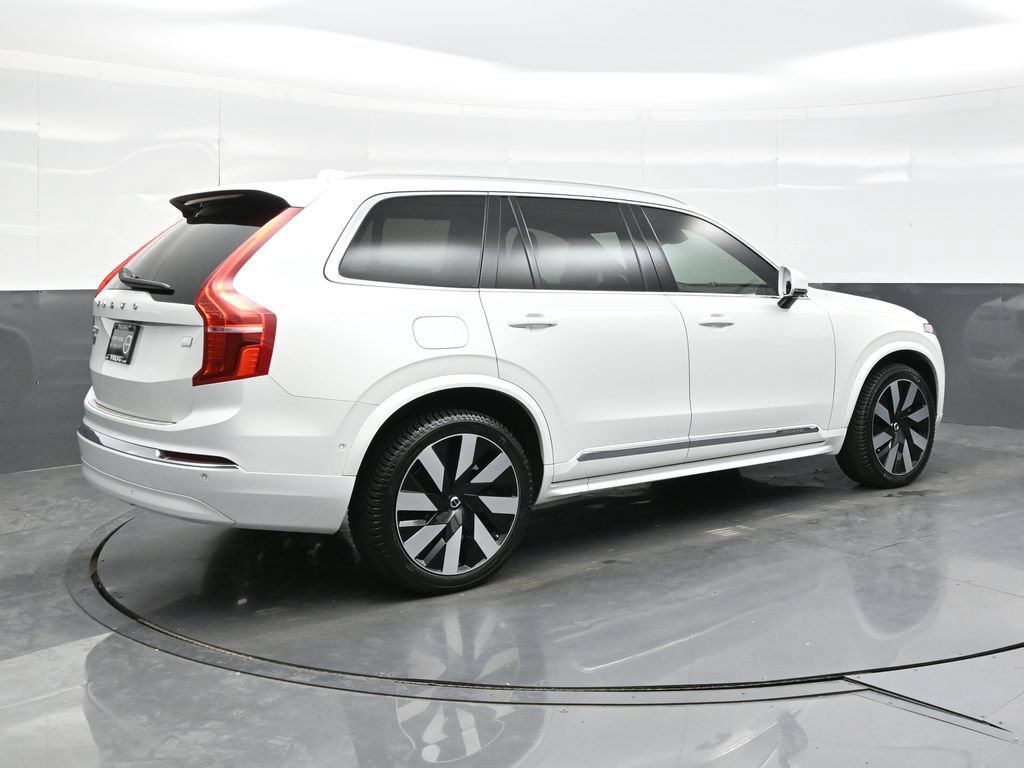 Used 2023 Volvo XC90 T8 Ultimate AWD/4WD image 7