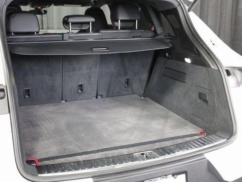 Certified 2024 Porsche Cayenne S image 17