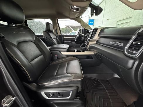 Used 2019 RAM 1500 Laramie AWD/4WD image 16